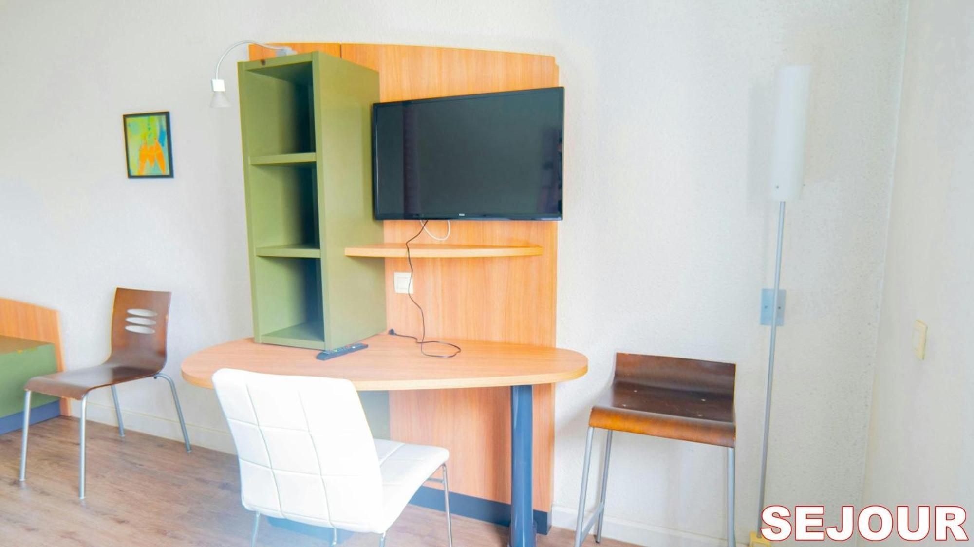 5 Minutes Du Zenith - Studio Chic ป็องแต็ง ภายนอก รูปภาพ